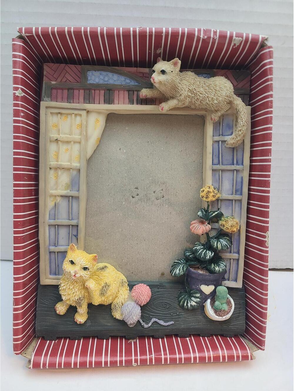 Vintage Polyresin Picture Frame Cats Yarn Window Flowers Small 5x7" Photo Frame